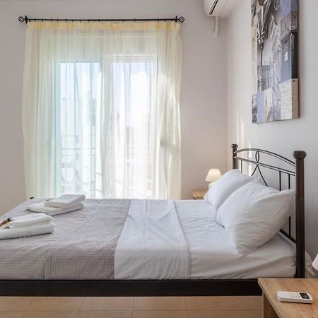 Apartmán Comfy Central Square Gem With Balcony Kalamata Exteriér fotografie