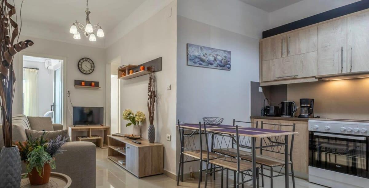 Apartmán Comfy Central Square Gem With Balcony Kalamata Exteriér fotografie