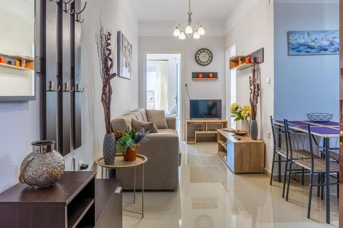 Apartmán Comfy Central Square Gem With Balcony Kalamata Exteriér fotografie