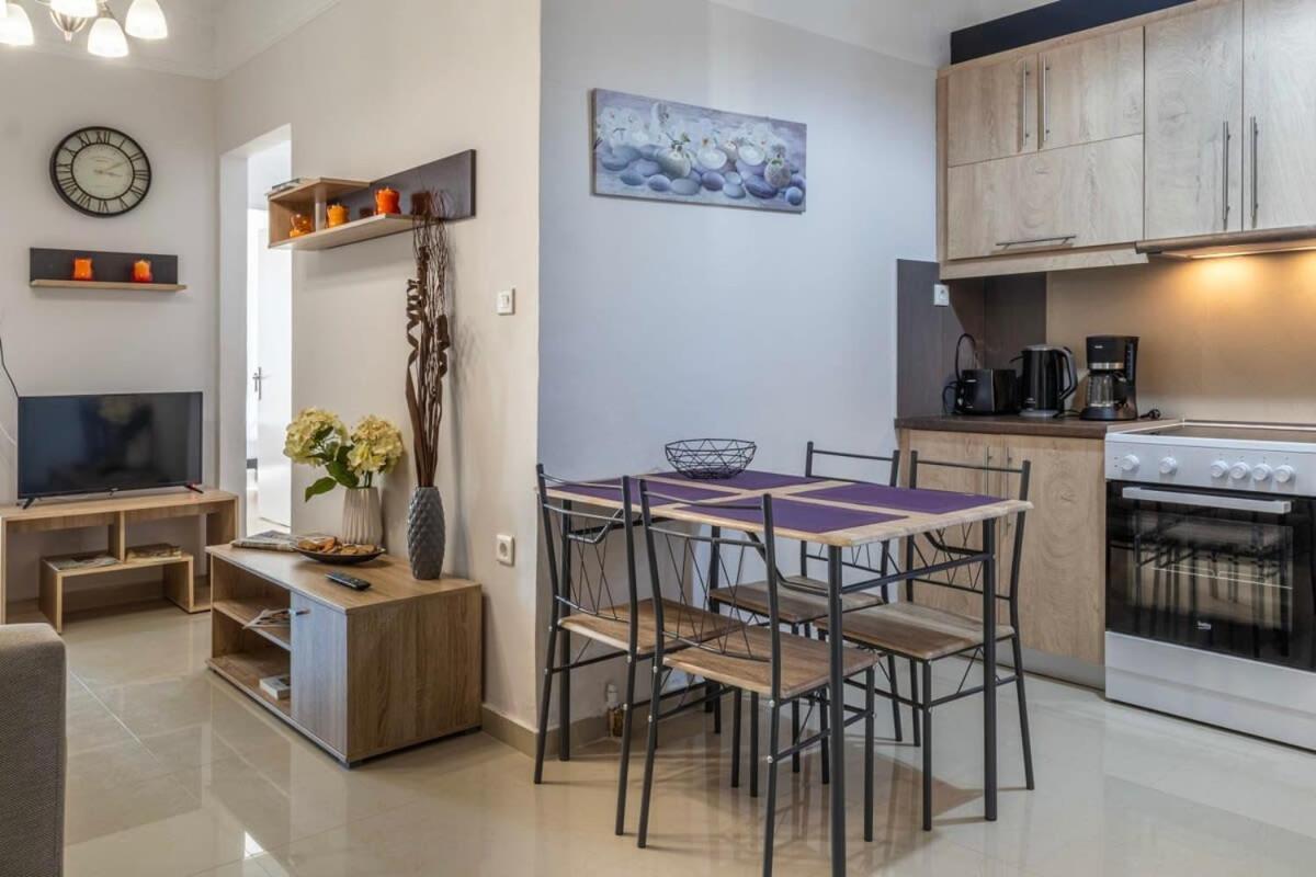 Apartmán Comfy Central Square Gem With Balcony Kalamata Exteriér fotografie